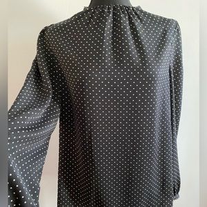 Super cute polka dot top